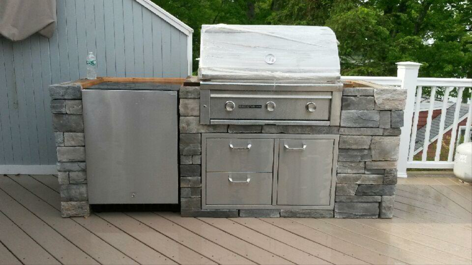 BUILT IN BBQ,REFRIGERATOR AND DRAWERS Ceraso Masonry